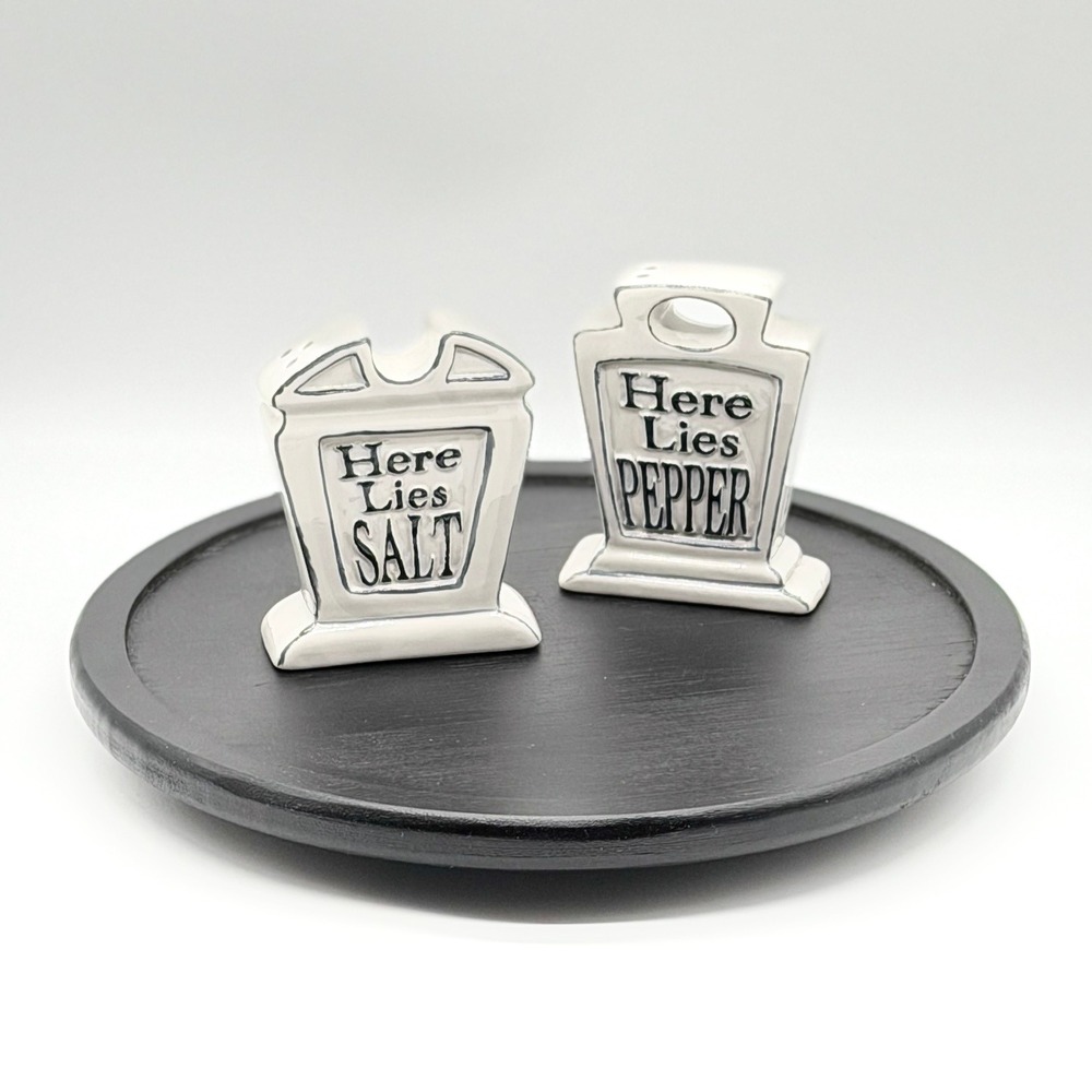ONE HUNDRED 80 DGREES Tombstone Salt Pepper Shakers Halloween Spooky Decor